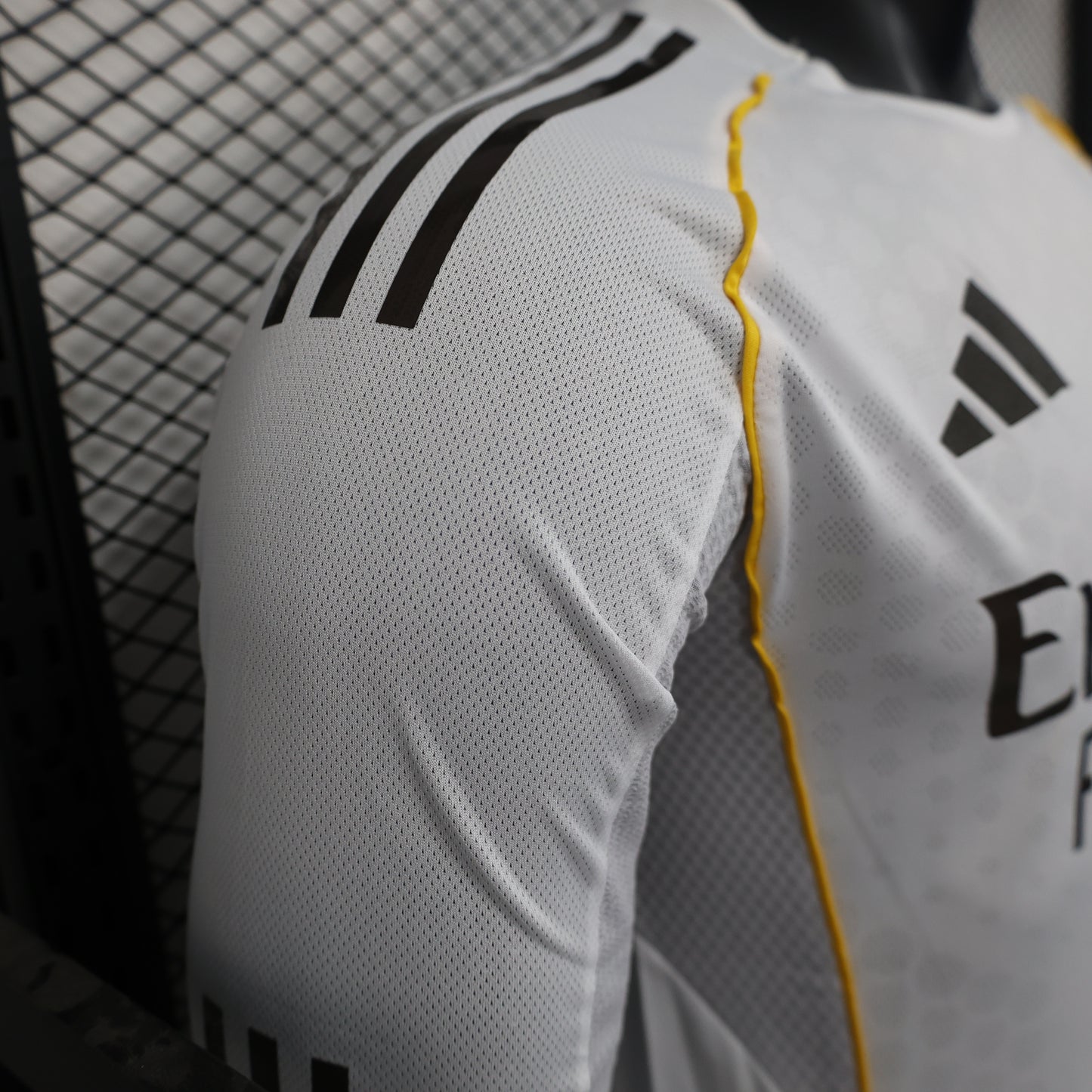 Real Madrid Home Jersey 2025/26 - Player Verison ( Long Sleeve )