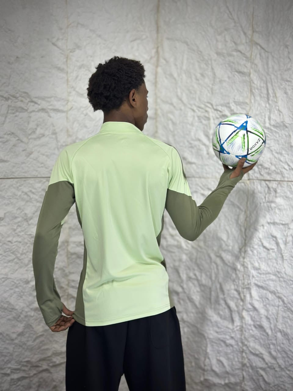 Real Madrid Olive Track 2025/26 - Premium Version