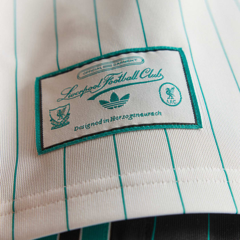 Liverpool White Icons Jersey 2025/26 - Fan Version