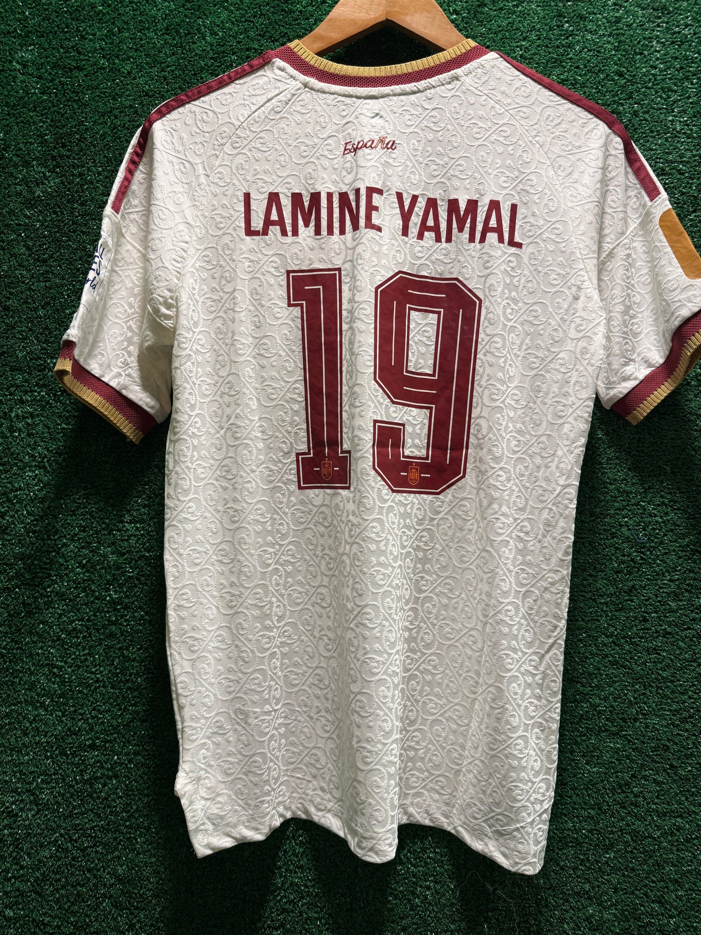 Spain Away Jersey 2026/27 - #19 Lamine Yamal Premium Version ( World Cup )