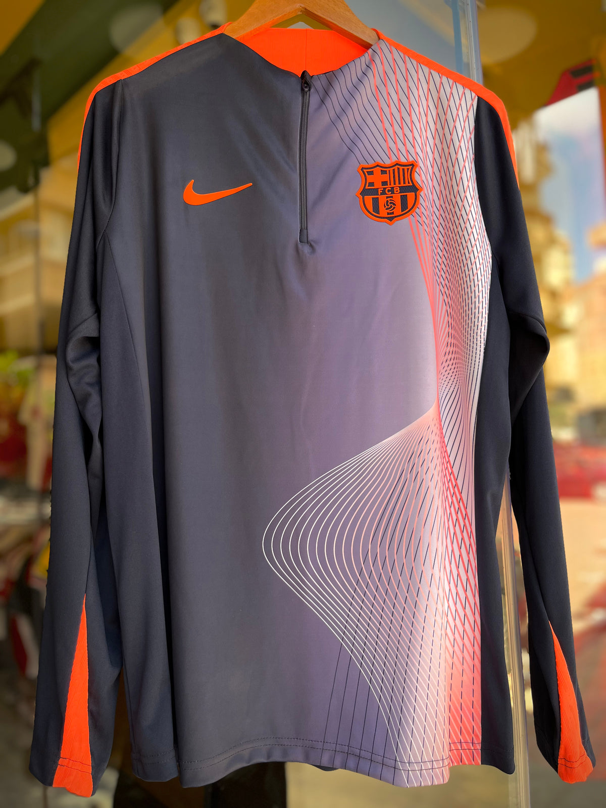 Barcelona Orange Track 2025/26 - Player Version
