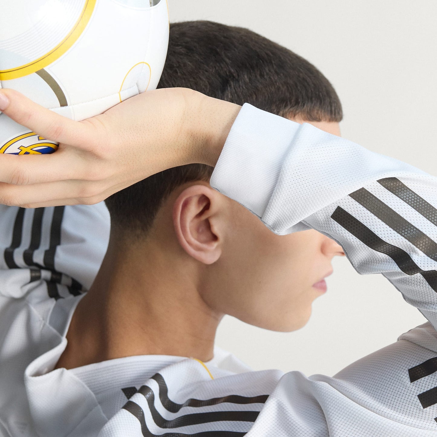 Real Madrid Home Jersey 2025/26 - Player Verison ( Long Sleeve )