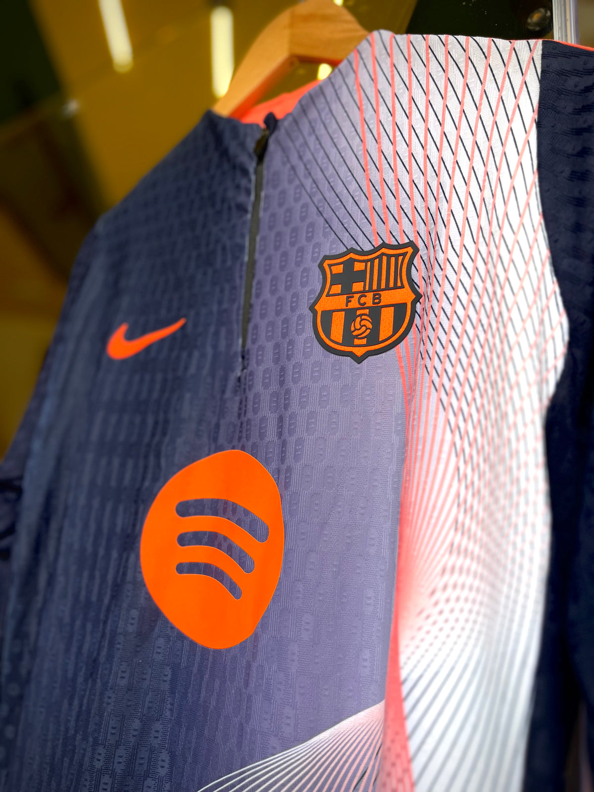 Barcelona Orange Track 2025/26 - Player Version