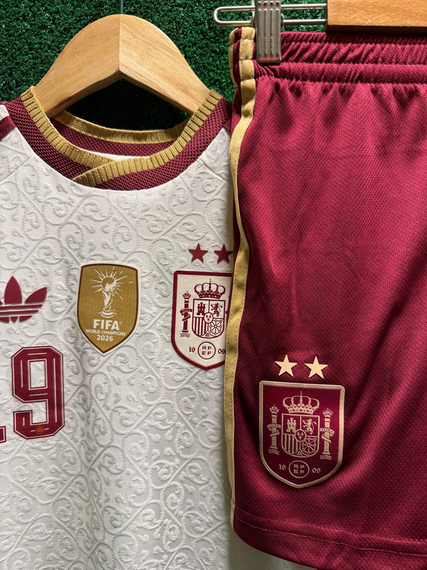 Spain Away Kids Kit 2026/27 - #19 Yamine Yamal Player Version ( World Cup)