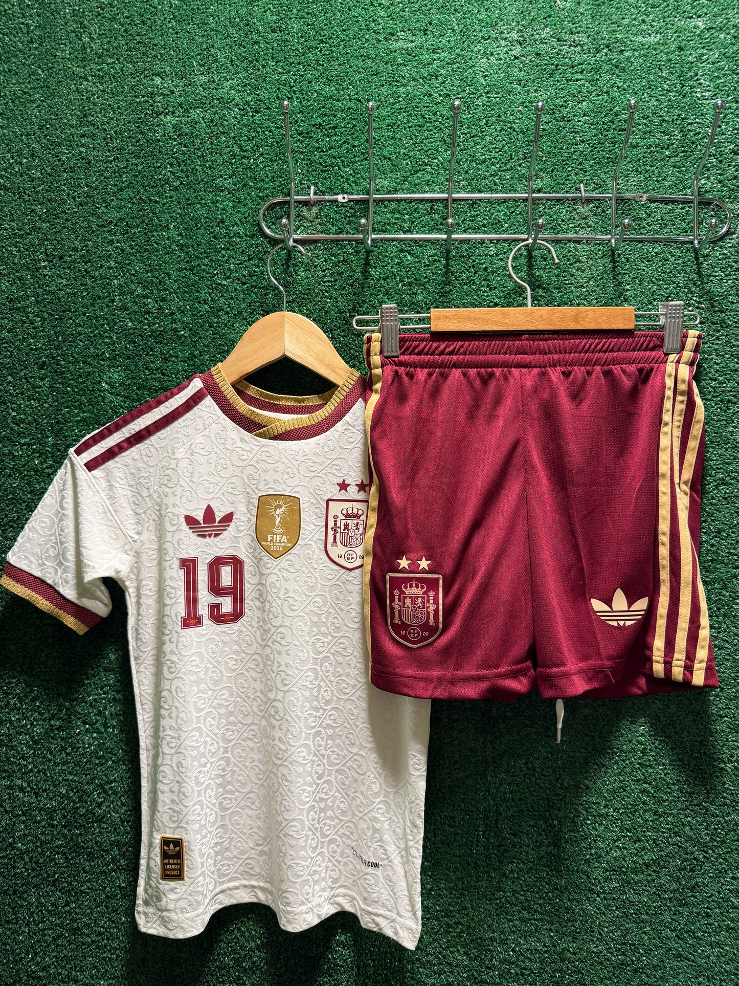 Spain Away Kids Kit 2026/27 - #19 Yamine Yamal Player Version ( World Cup)