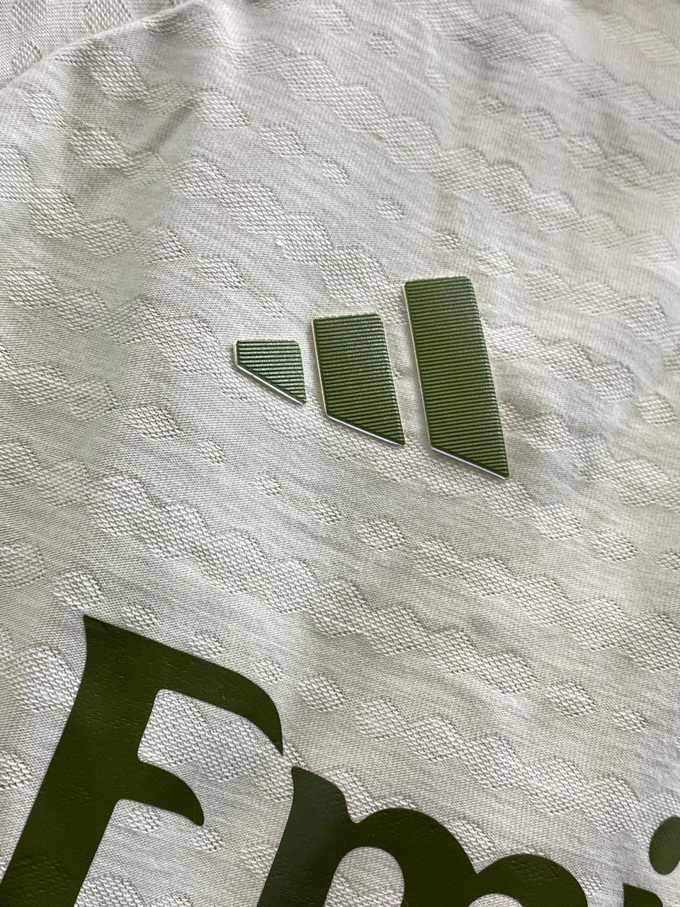 Real Madrid Olive Track 2025/26 - Premium Version