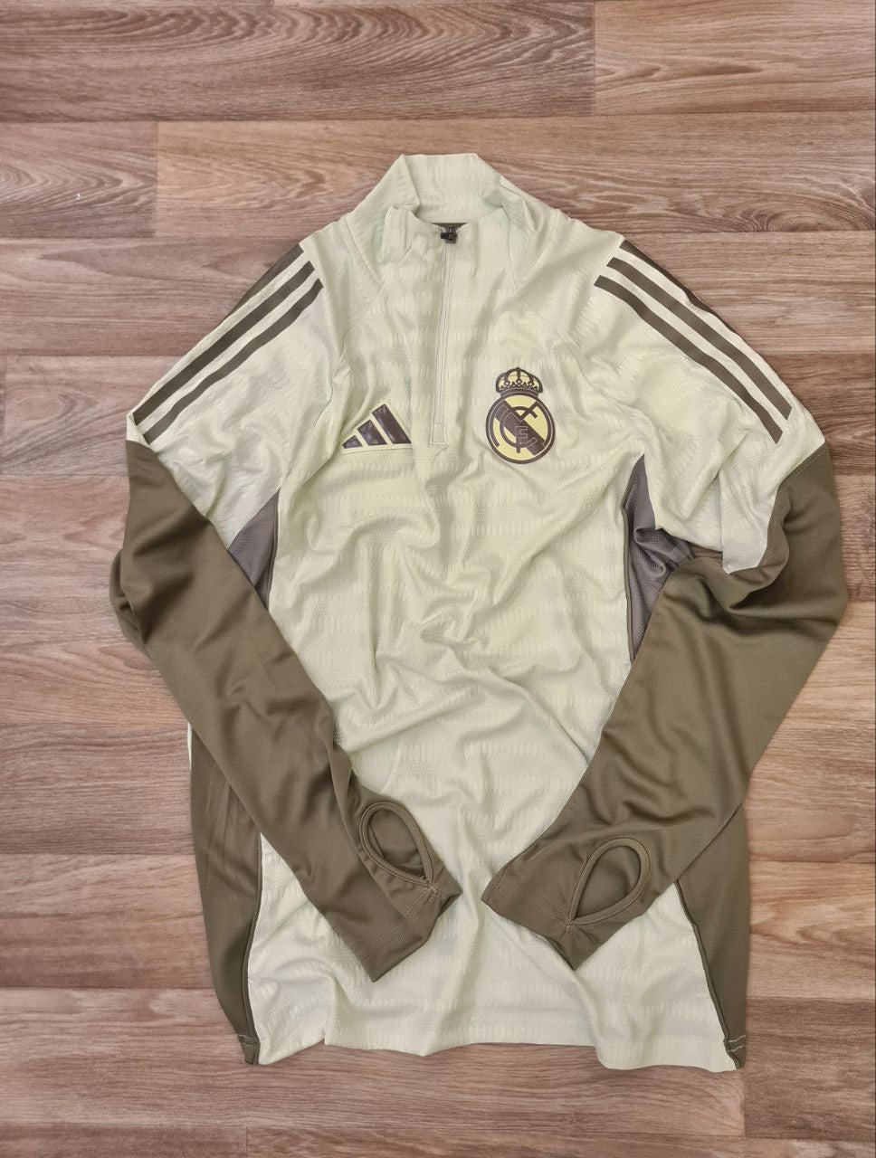 Real Madrid Mint Track 2025/26 - Player Version